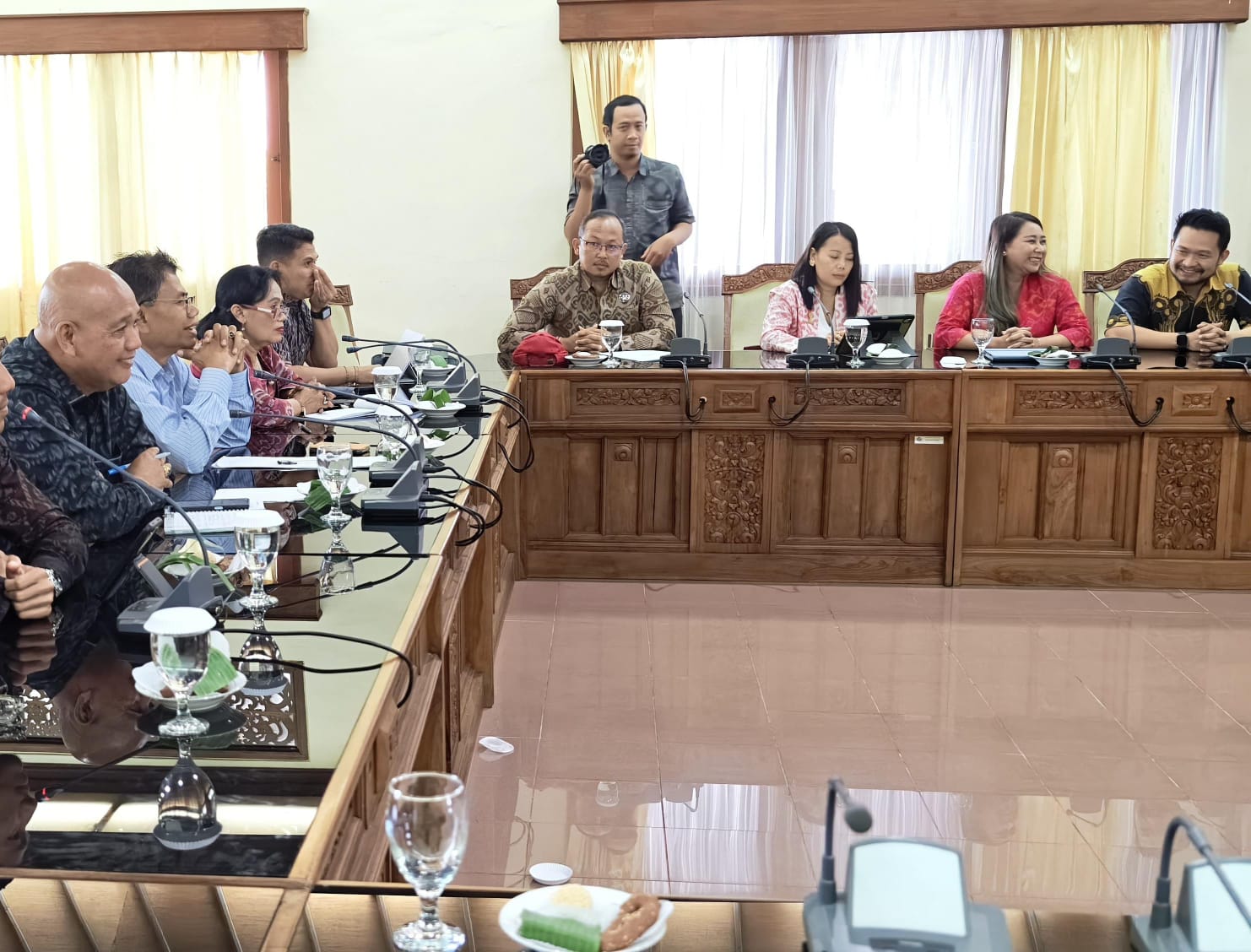 Bali Lawmakers Discuss 2027 Minimum Wage Amid Business Concerns